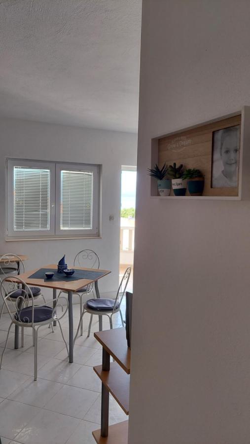 Apartments Eti Bol Exterior photo